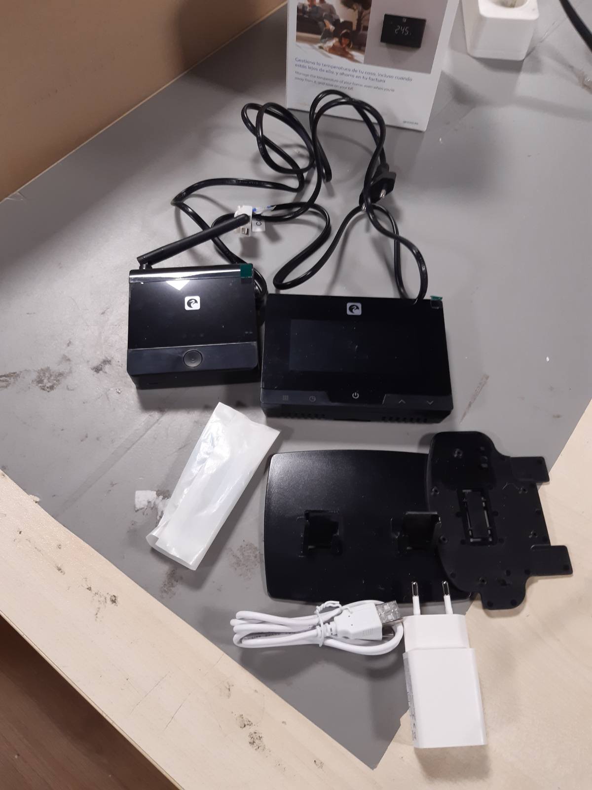 213115 - GARZA Termostat inteligjent pa tel WiFi për ngrohje, i programueshëm, me ekran me prekje, 2.4 GHz