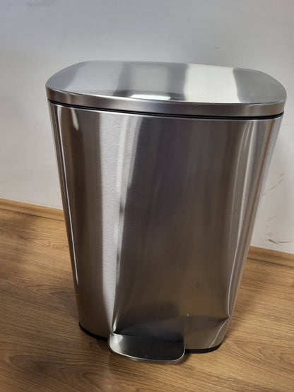 213129 - AMAZON BASICS Kosh plehrash drejtkëndor me mbyllje të butë, 50 L (13.2 Gallon), nikel saten