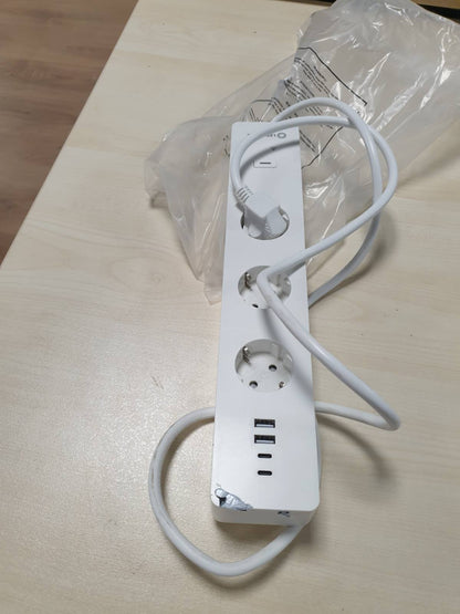 213419 - LEDVANCE Prizë inteligjente me teknologji WiFi, shirit elektrik i trefishtë me mbrojtje nga mbingarkesa dhe rritja e tensionit, duke përfshirë porta USB
