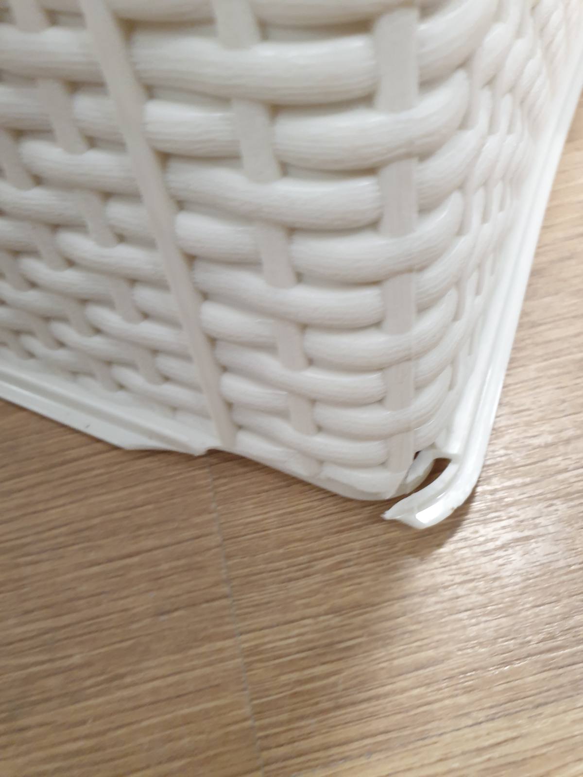 213430 - CURVER Kutia e mbeturinave për macet - Tabaka e mbyllur për mbeturina - Ndarje e poshtme e lëvizshme për pastrim të lehtë - Përmasat: 51 x 39 x 40 cm - Ngjyrë fildishi