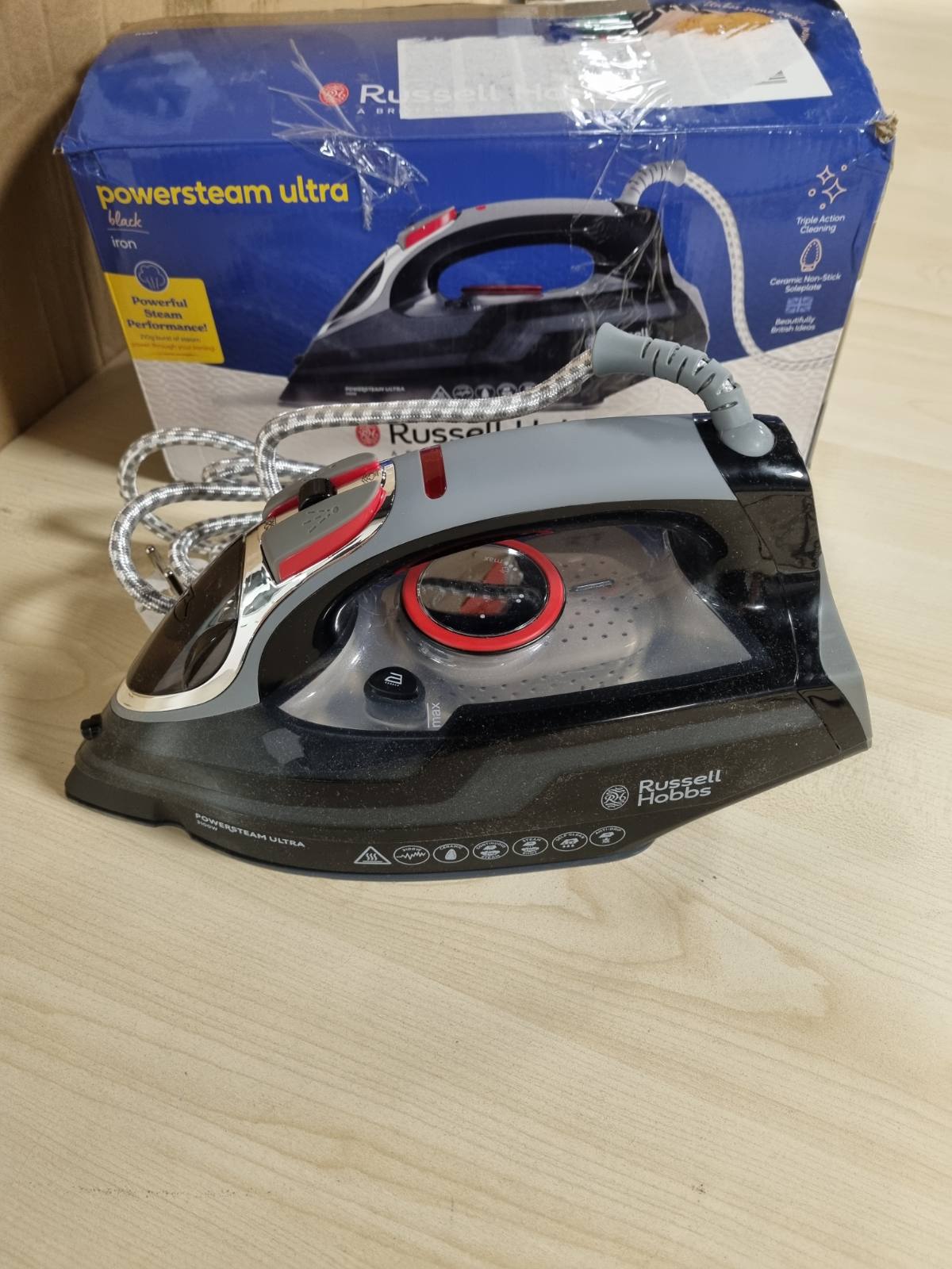 213660 - RUSSELL HOBBS Hekur Power Steam Ultra - 3100W, Pllakë Qeramike, Hekurosje e Thatë, Shtim Avulli 210g, Funksion Vetëpastrimi, Mbyllje Automatike, E Zezë