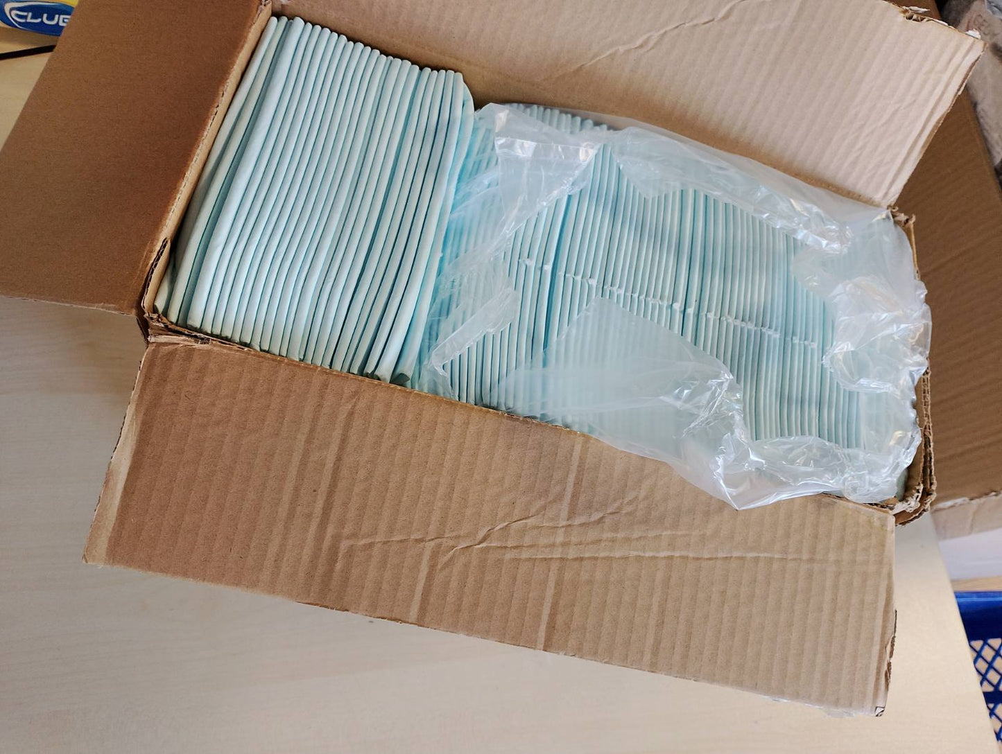 214034 - AMAZON BASICS Mbrojtëse stërvitjeje për qen, 100 copë, blu