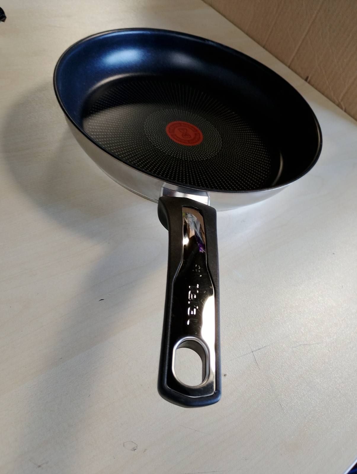 214043 - TEFAL Tigan Emotion 28 cm, Veshje jo-ngjitëse, Garanci 10-vjeçare