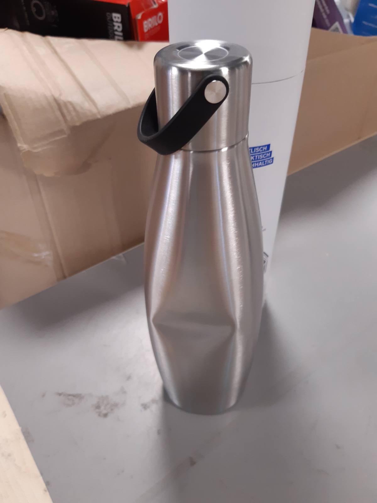 214074 - SODAWAVE Shishe uji prej çeliku inox, 620 ml, e papërshkueshme nga rrjedhjet, ideale për në lëvizje.
