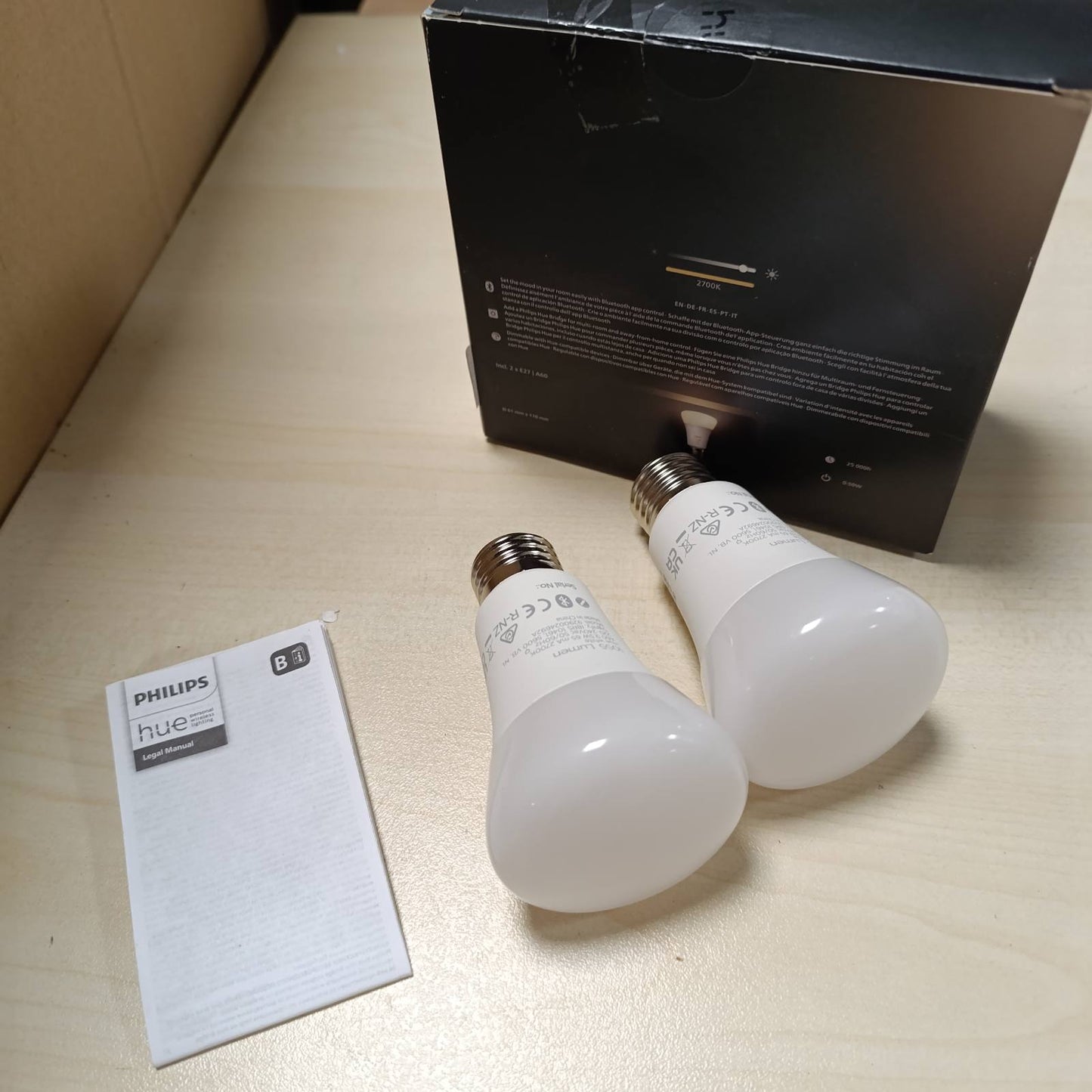 214435 - PHILIPS Pllaka dyshe Hue e bardhë E27, 2x1055lm, e zbehtë, dritë e bardhë e ngrohtë, e kontrollueshme nëpërmjet aplikacionit, e pajtueshme me Amazon Alexa