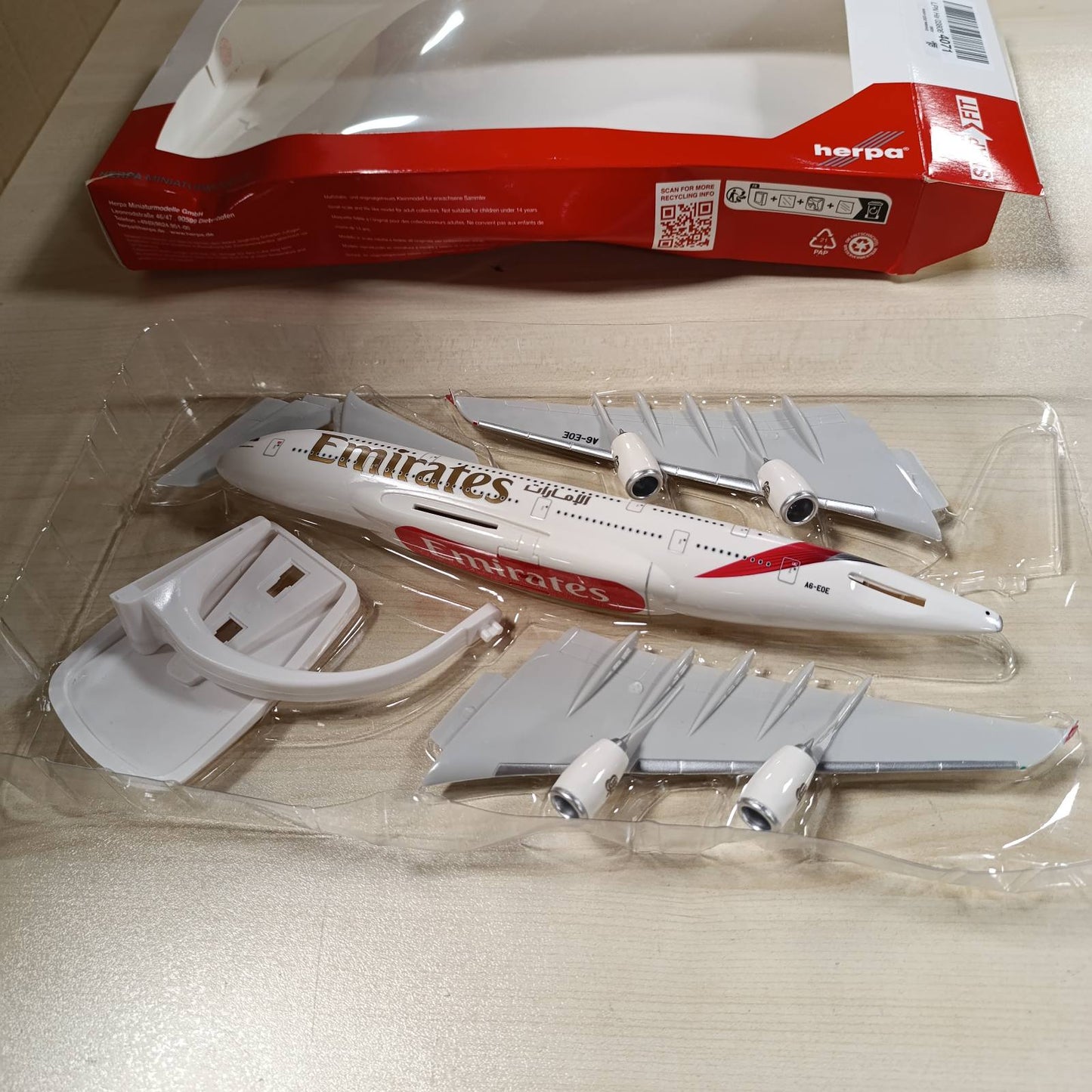 214753 - HERPA Model Aeroplani Emirates Airbus A380, Miniaturë në shkallë 1:250, Model me mbështetëse, Plastik, E Bardhë