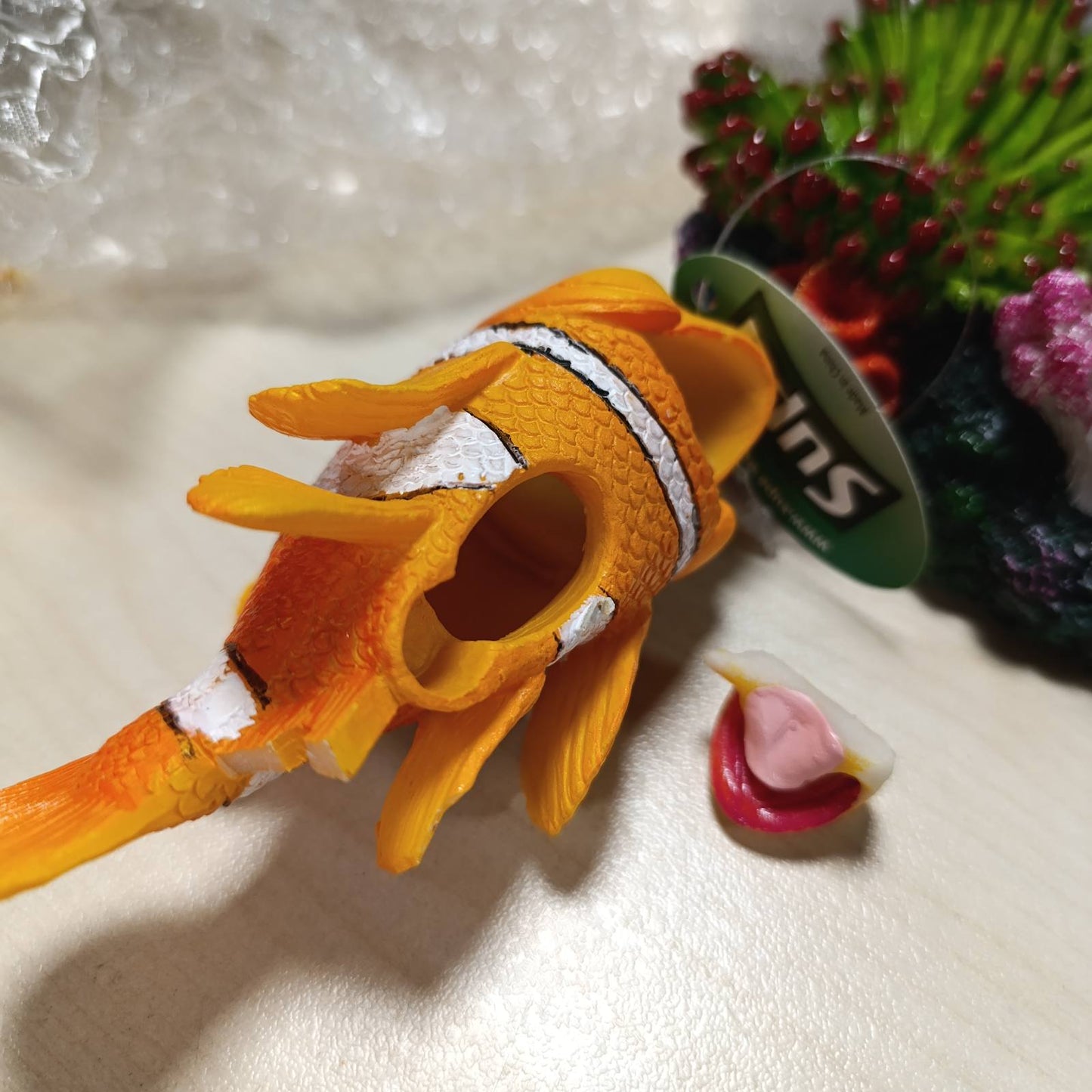 215157 - Akuarium/Zbukurim Akuariumi me Peshk Klloun, afërsisht 12.0 cm (Gj) x 9.0 cm (Gj) x 9.5 cm (L)