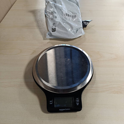 215974 - AMAZON BASICS Peshore Dixhitale Kuzhine me Ekran LCD (Bateri të Përfshira), Çelik Inoks, Pa BPA, Pesha deri në 11 Paund, E Zezë