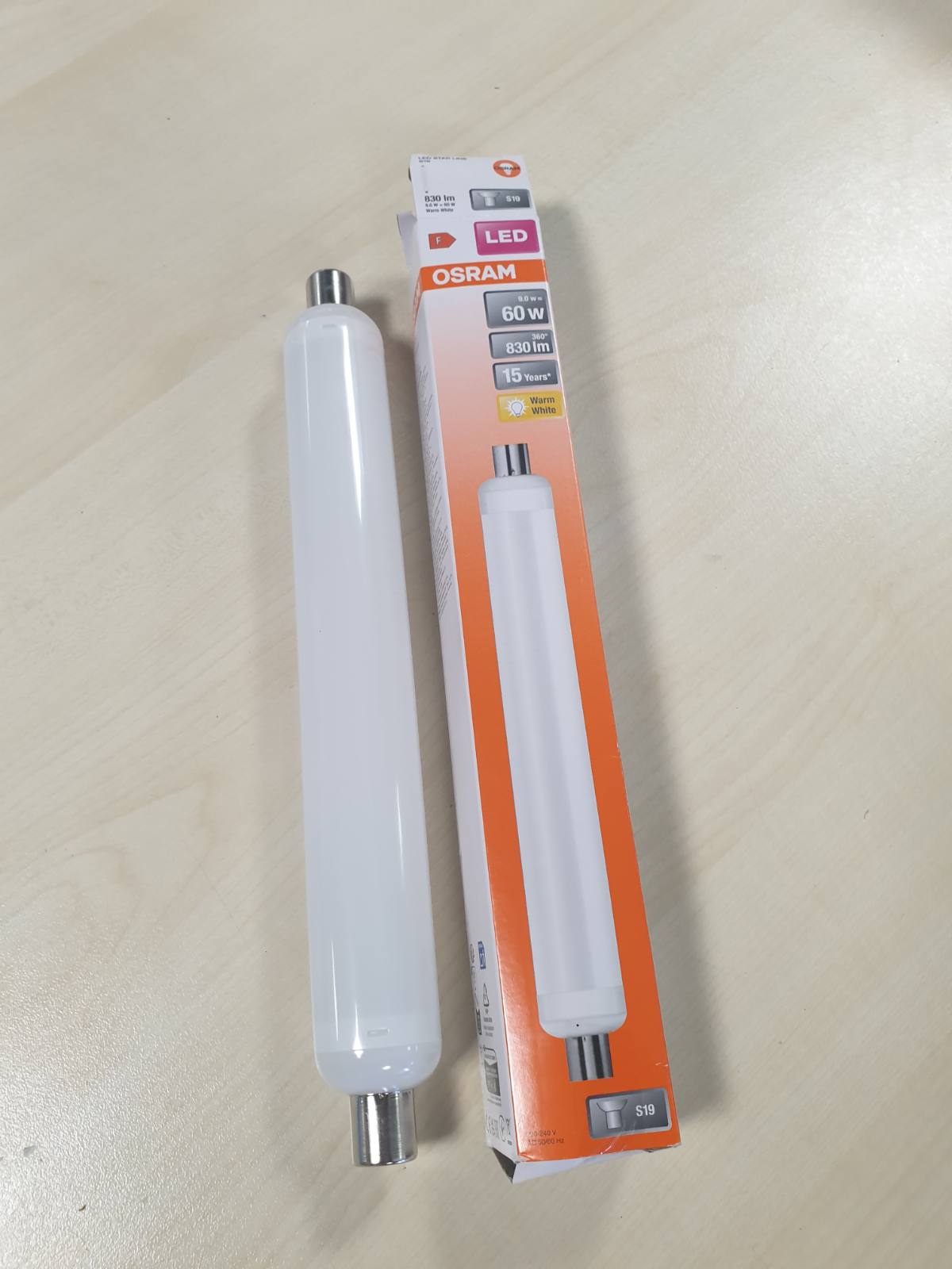 216102 - OSRAM Llambë me tub LED 9W, 830lm, 2700K, dritë e bardhë e ngrohtë