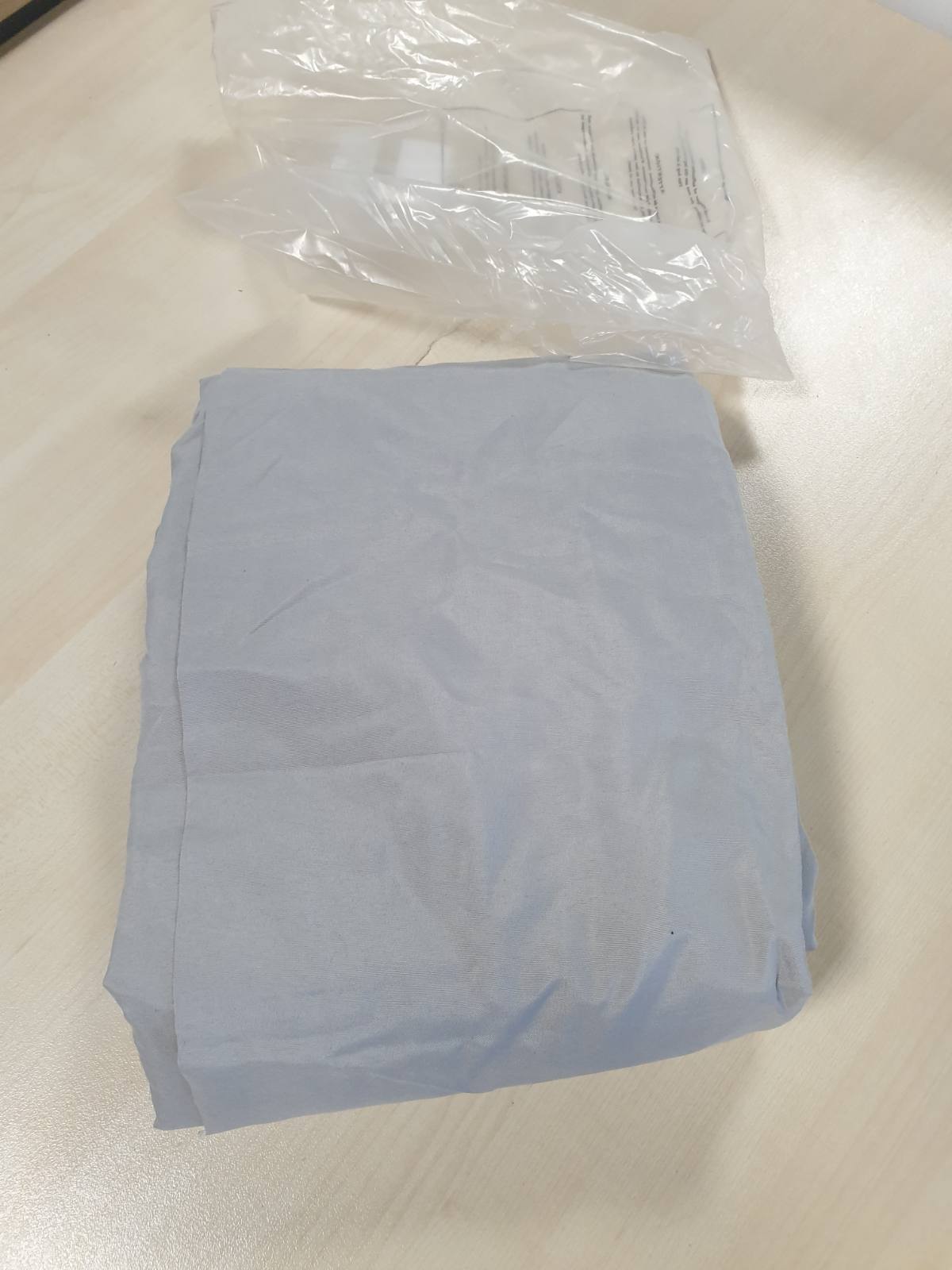 216208 - Çarçaf i montuar 140x200 cm për dyshekë deri në 30 cm të lartë, mikrofibër poliesteri, i çertifikuar Oeko-TEX
