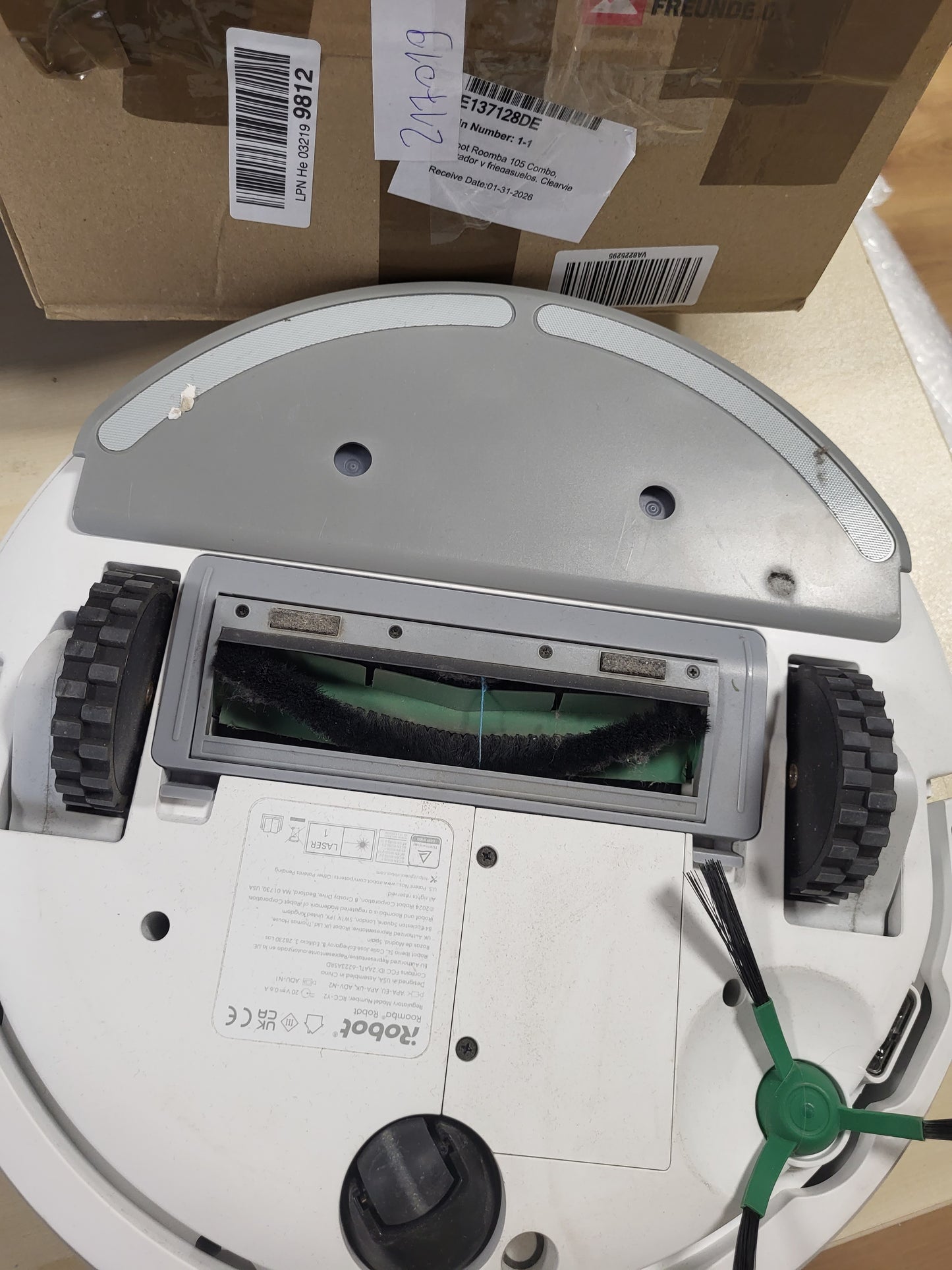 217019 - IROBOT Roomba 105 Combo - Fshirje me korrent + fshesë me korrent - Clearview LiDAR - 7000Pa - 120 minuta - SmartScrub - Shmangia e pengesave - Pastrimi i zonave - Karikimi dhe rifillimi - Aplikacioni - E bardhë