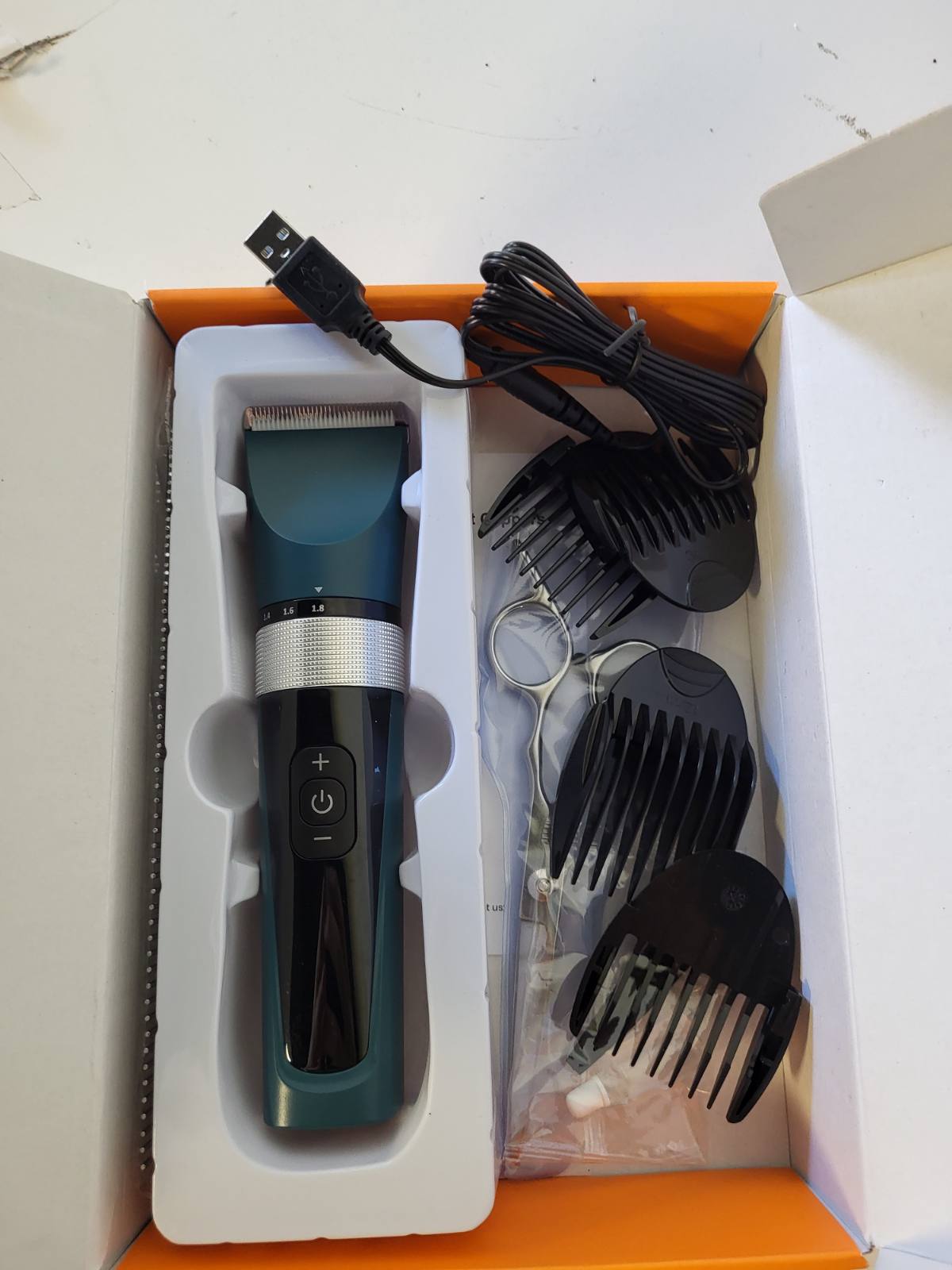 217350 - ONEISALL Makinë prerëse macesh e qetë, prerëse profesionale për macet me qime të gjata, 5 shpejtësi, ekran LCD, IPX6 e papërshkueshme nga uji, pastrim i lehtë (jeshil)