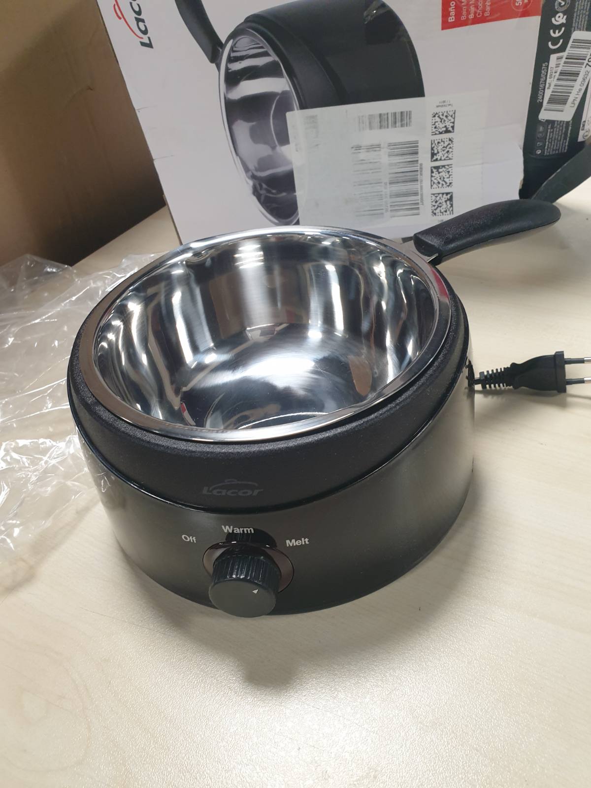 217728 - LACOR 69317 Maria Bath, Chocolatera, Enë elektrike me kovë çeliku inox të lëvizshme, kapacitet 1 litër, dimensionet: 16cm, thellësia 7cm, 70W, e zezë