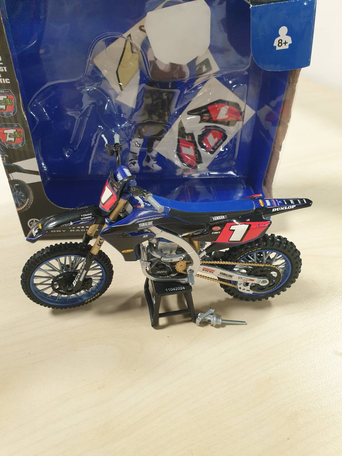 217913 - NEWRAY Miniature Yamaha YZF 450, 1/12, 58323, Për mosha 3 vjeç e lart