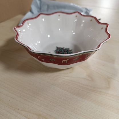 218214 - VILLEROY & BOCH Tas Toy's Delight, 19 cm, për biskota, Enë tavoline Krishtlindjesh prej porcelani, Qeramikë me motive Krishtlindjesh, Porcelan Premium, E bardhë-E kuqe