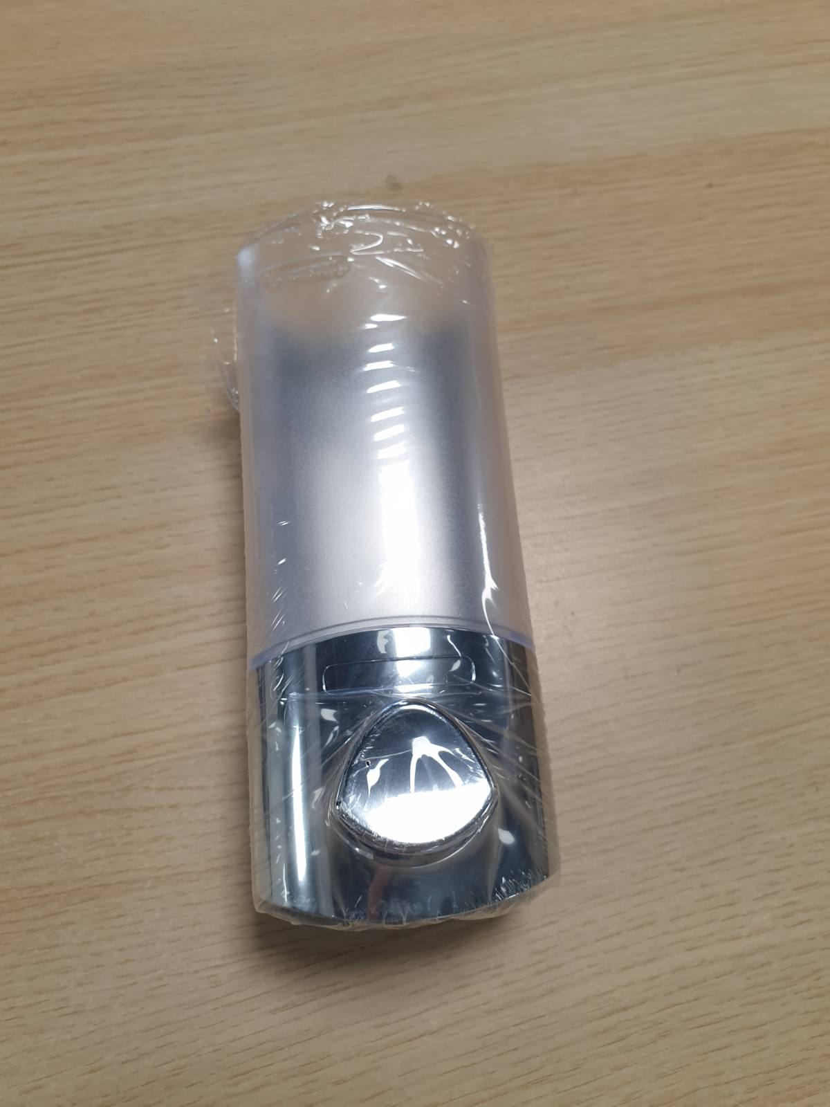 218604 - CROYDEX Dispensues Sapuni i Montuar në Mur (350 ml), krom, pompë e matur paraprakisht