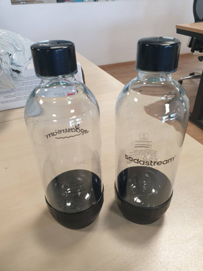 219380 - SODASTREAM Shishe zëvendësuese DuoPack Tritan 1L për pajisjet e zakonshme të ujit të gazuar, 2 shishe PET 1L, të zeza