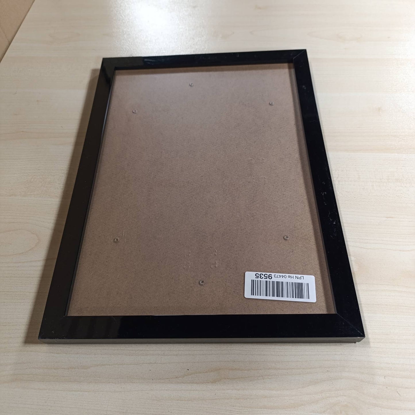 220381 - PRACHT KORNIZË FOTOGRAFISH 6036-30291, e zezë, 25 x 35 cm, me pleksiglas dhe grepa për montim në mur