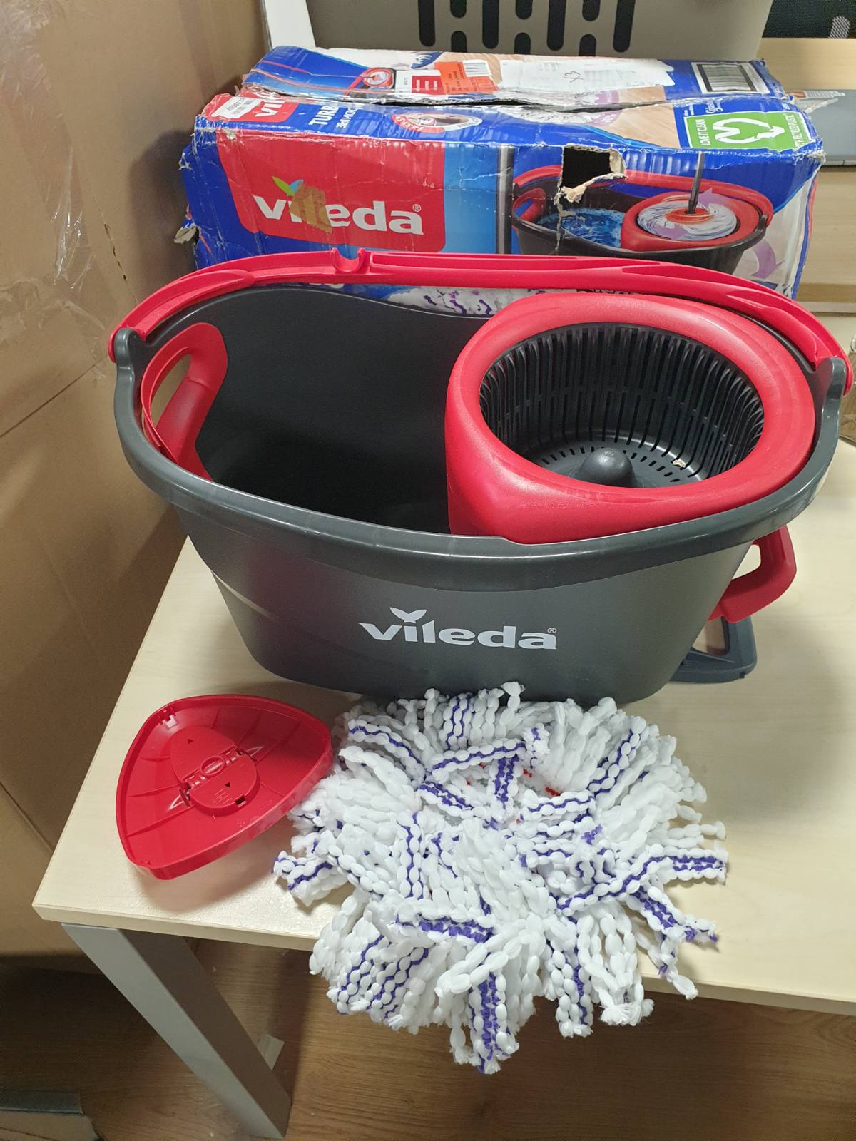 221364 - VILEDA Kit i plotë pastrimi dyshemeje Turbo 3 në 1, dorezë teleskopike 85-123 cm, mop rrotullues me kovë me pedale, sfungjerë mikrofibre 3 në 1