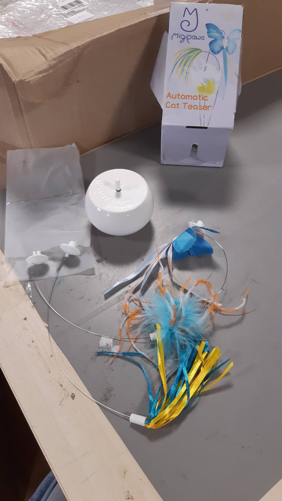222925 - Migipaws Lodër elektrike interaktive për mace, flutura dhe pendë, Top inteligjent që rrotullohet 360 gradë