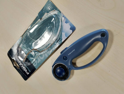 223281 - FISKARS Prerës rrotullues, thikë rrotulluese 45 mm, Mjegull malore (Blu), 1066465