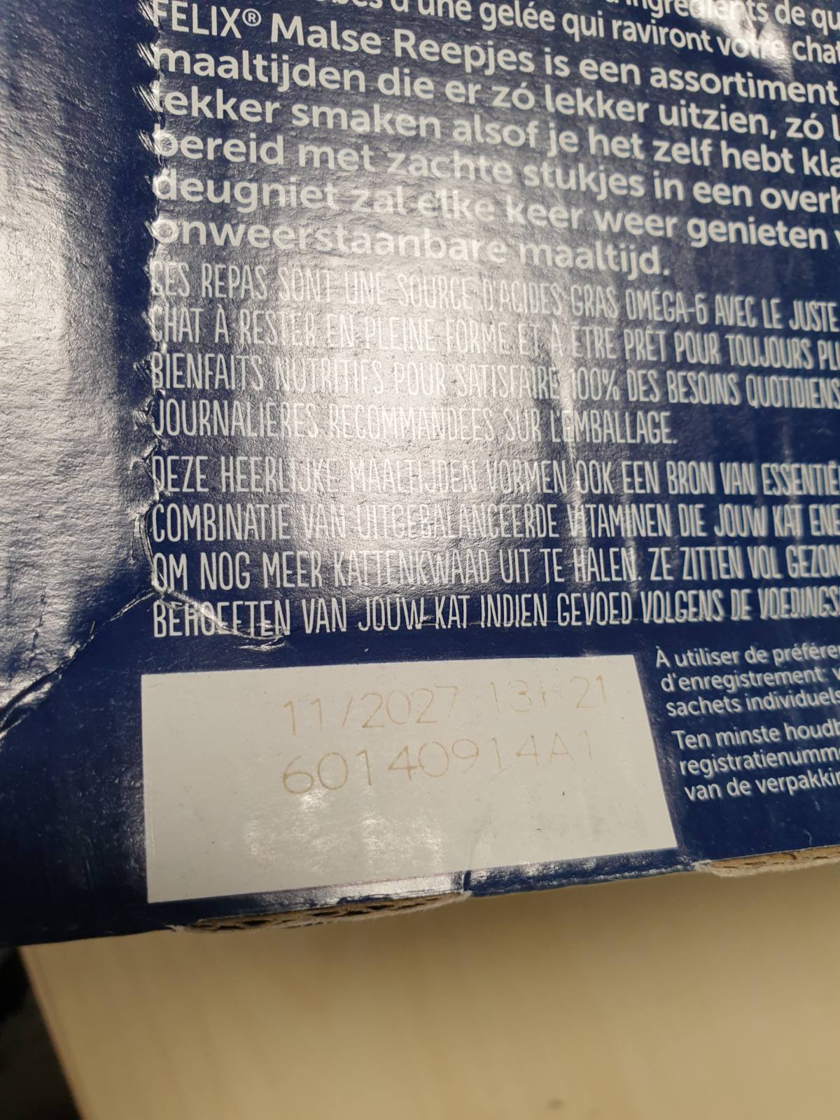 223481 - FELIX | Copa të buta | Në pelte | Mace e rritur | Recetë 100% e plotë dhe e ekuilibruar | Përzgjedhje me salmon, pulë, rosë dhe merluc | Qese freskie | Kuti me 44 x 85g