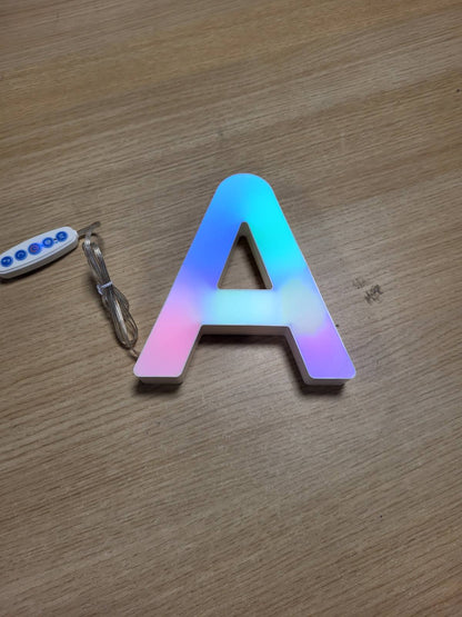 224306 - SHKRONJA TË MËDHA me ndriçim LED, USB, kontroll me aplikacion, shkronja - A