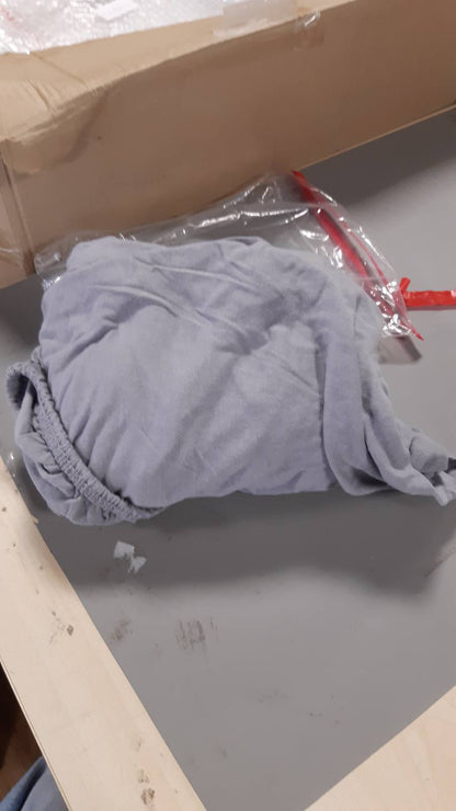 224644 - KOMFORTEC ÇARÇAF ME MBUSHJE 100% PAMBUK – 90x200 cm – 135g/m² – I BUTË, I AJROSUR DHE MIQËSOR ME LËKURËN – ME ELASTIK PËRRETH – I ÇERTIFIKUAR Oeko-Tex – PËR SUSTË, MBULIM DHE DYSHEKË – GRI