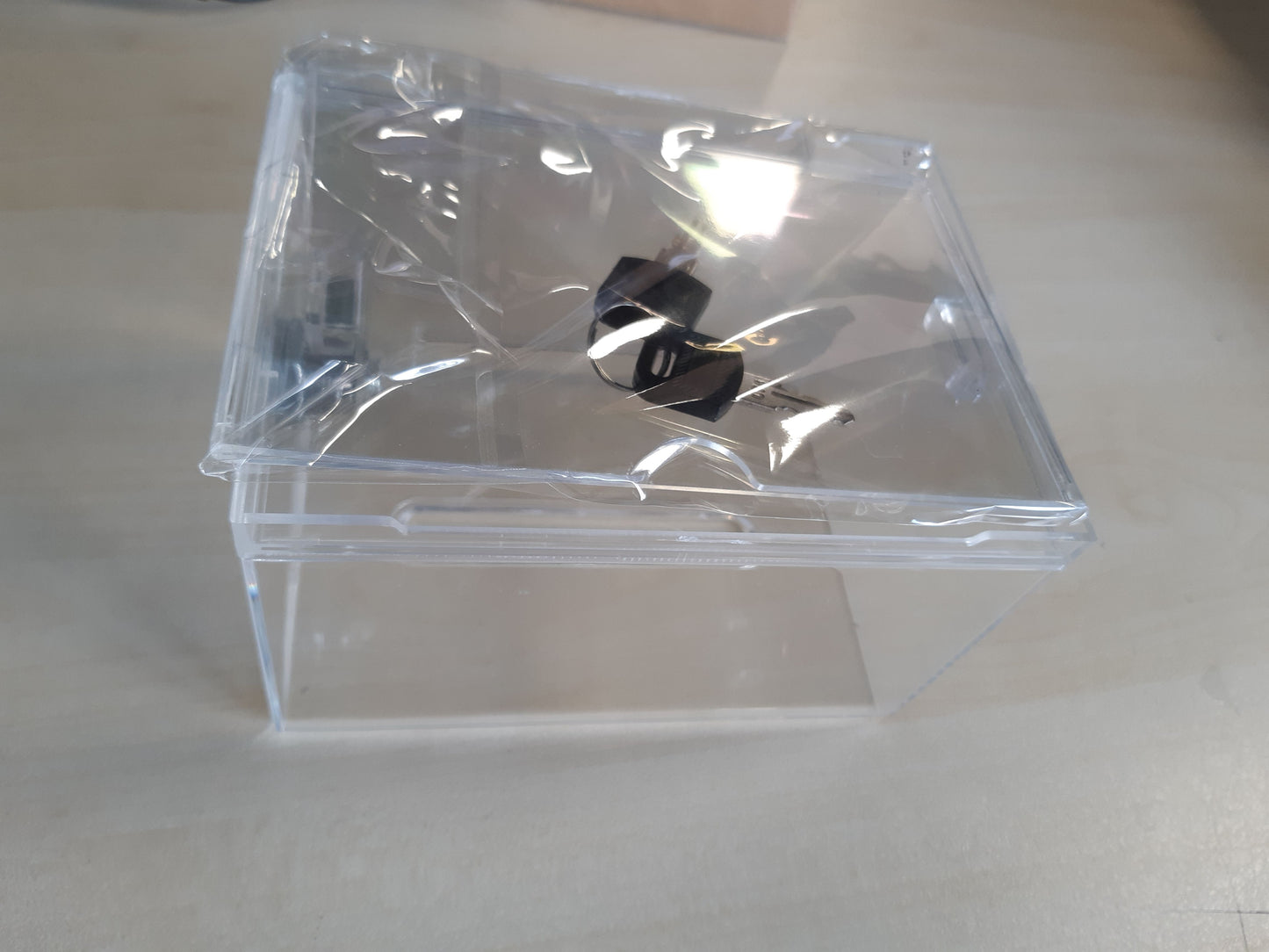 225073 - Kuti dhurimi akrilike, transparente me kyç, kuti votimi me çelës dhe dry, kuti ruajtjeje transparente për votim, konkurse, karta biznesi