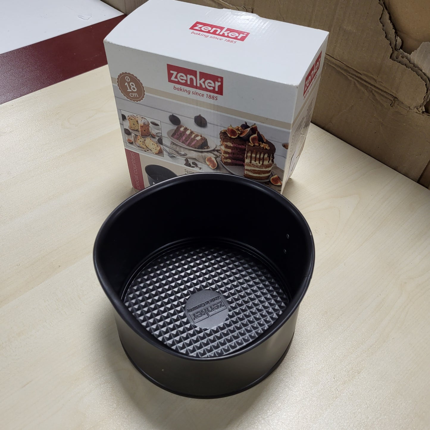 229175 - ZENKER Formë 7520 Panettone, Tavë e rrumbullakët 18cm, çelik inox, 18 x 18 x 10 cm