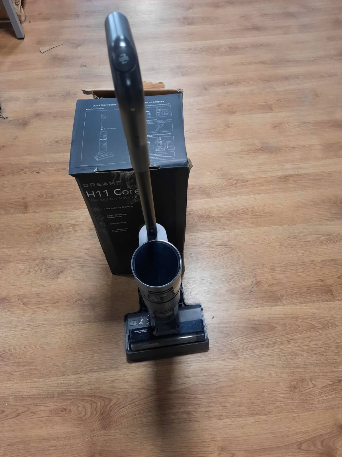 231014 - - DREAME H11 Core Smart Fshesë me Korrent për Lagësht dhe Thatë, Mop Dyshemeje dhe Pastrim Skajesh, Me Furcë Vetëpastruese, Ekran LED, Pa Tel, Për Dysheme me Pllaka dhe Druri