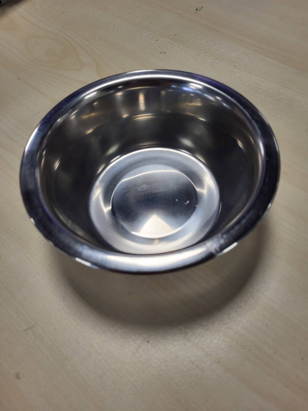 238941 - Stainless steel hanging bowl with clip holder, for birds, for food, water and seeds, 10 ounces.