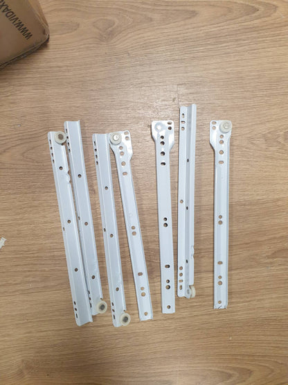 244755 - vidaXL Dollap Banjo me Sirtar, Lisi i Zi 65 x 33 x 60 cm, Pasqyrë Drejtkëndëshe, Dru i Trashë i Inxhinieruar, i Montuar në Mur, me Madhësi Lisi të Zezë