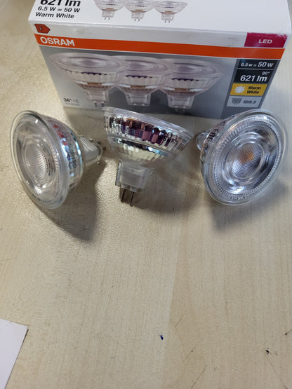 246952 - OSRAM Llambë LED Star MR16 për prizë GU5.3, llambë reflektuese, dizajn qelqi, 621 lumen, e bardhë e ngrohtë (2700K), zëvendësim për llambat inkandeshente konvencionale 50W, pa errësim, pako me 3 llamba