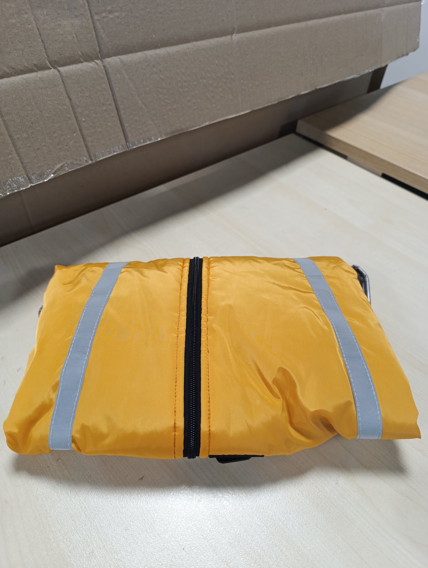 250806 - XHAKETË DIMËRORE IDEPET, Papërshkueshme nga uji, për qen të vegjël dhe të mesëm, vrimë parzmore XL-6XL