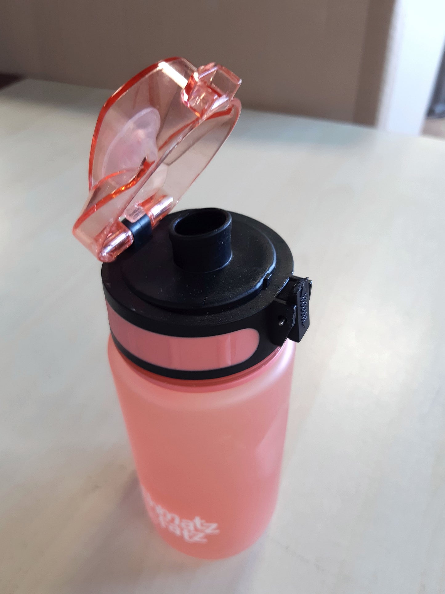 251493 - Klarstein Shishe Uji Sportive, 350 ml, pa BPA, e papërshkueshme nga rrjedhjet, koral