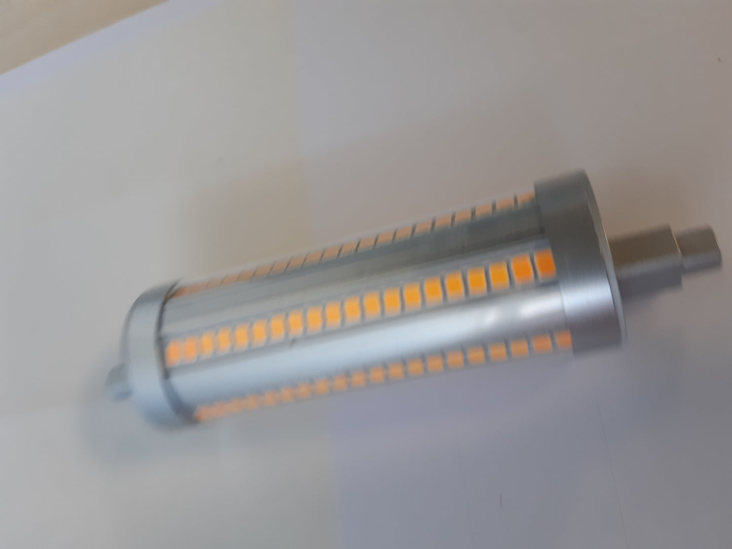 253057 - PHILIPS LLAMBË LED R7S 118 mm (100 W), dritë të bardhë neutrale, llambë kursyese energjie