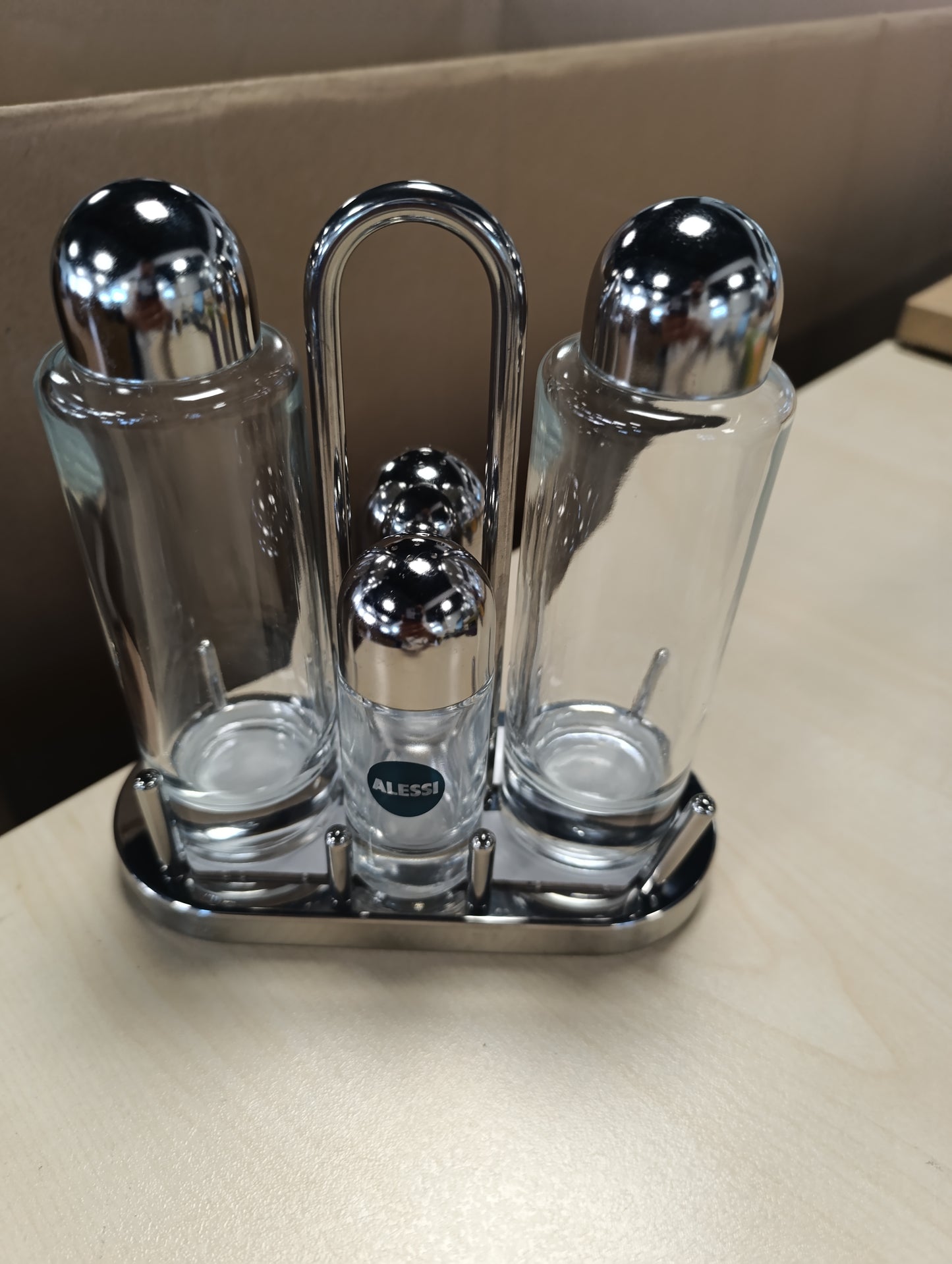 255044 - ALESSI 5070 Set Mbajtësesh Erëzash, çelik inoks 18/10 dhe qelq kristali, argjend