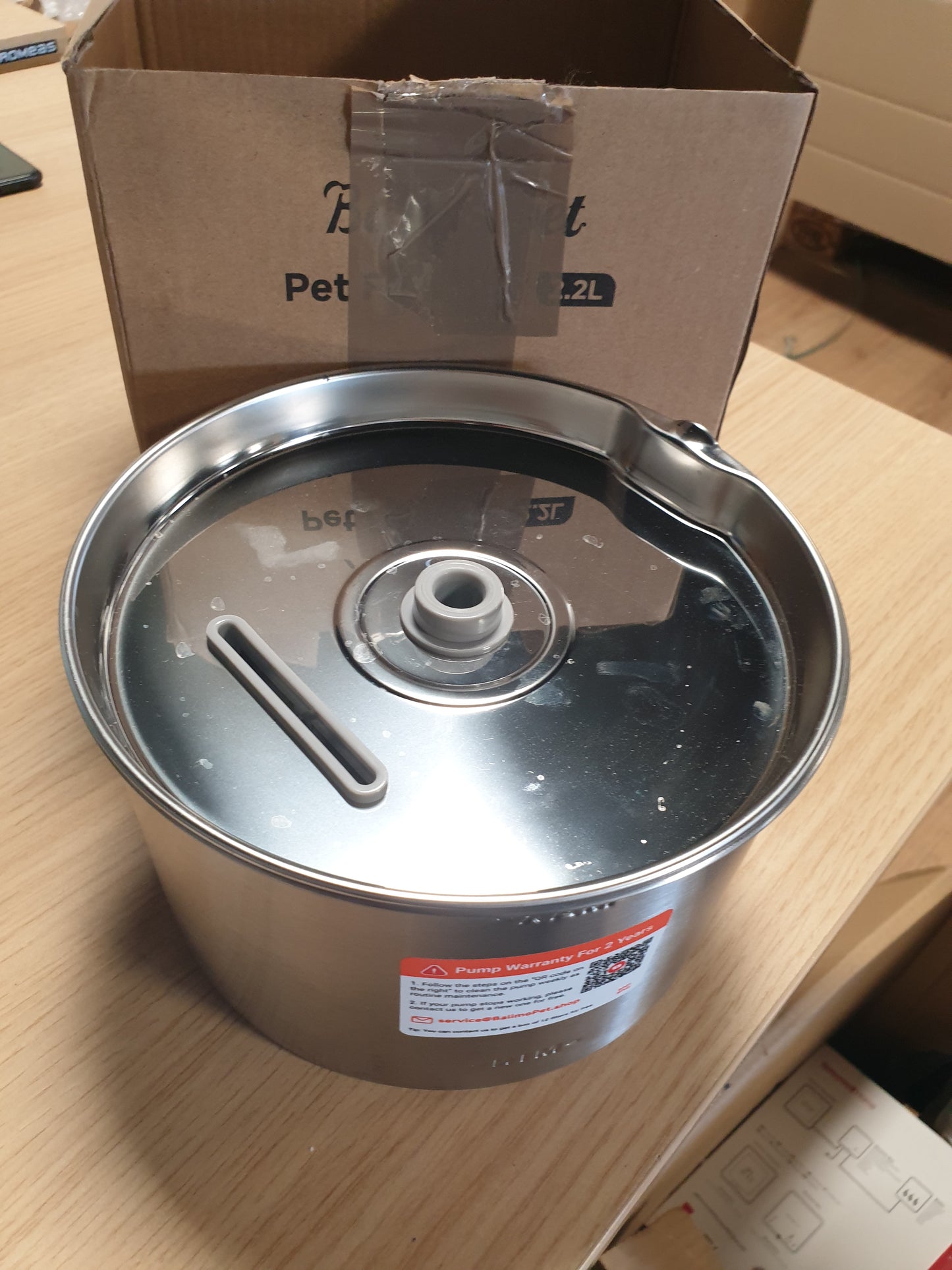 256003 - BALIMOPET Shatërvan për Mace prej Çeliku Inoks, 2.2L, Shatërvan Pirjeje Super i Qetë me Kabllo, i Lehtë për t’u Pastruar, Sistem Filtrimi të Katërfishtë dhe Dritë LED, me 3 Filtra Karboni të Aktivizuar