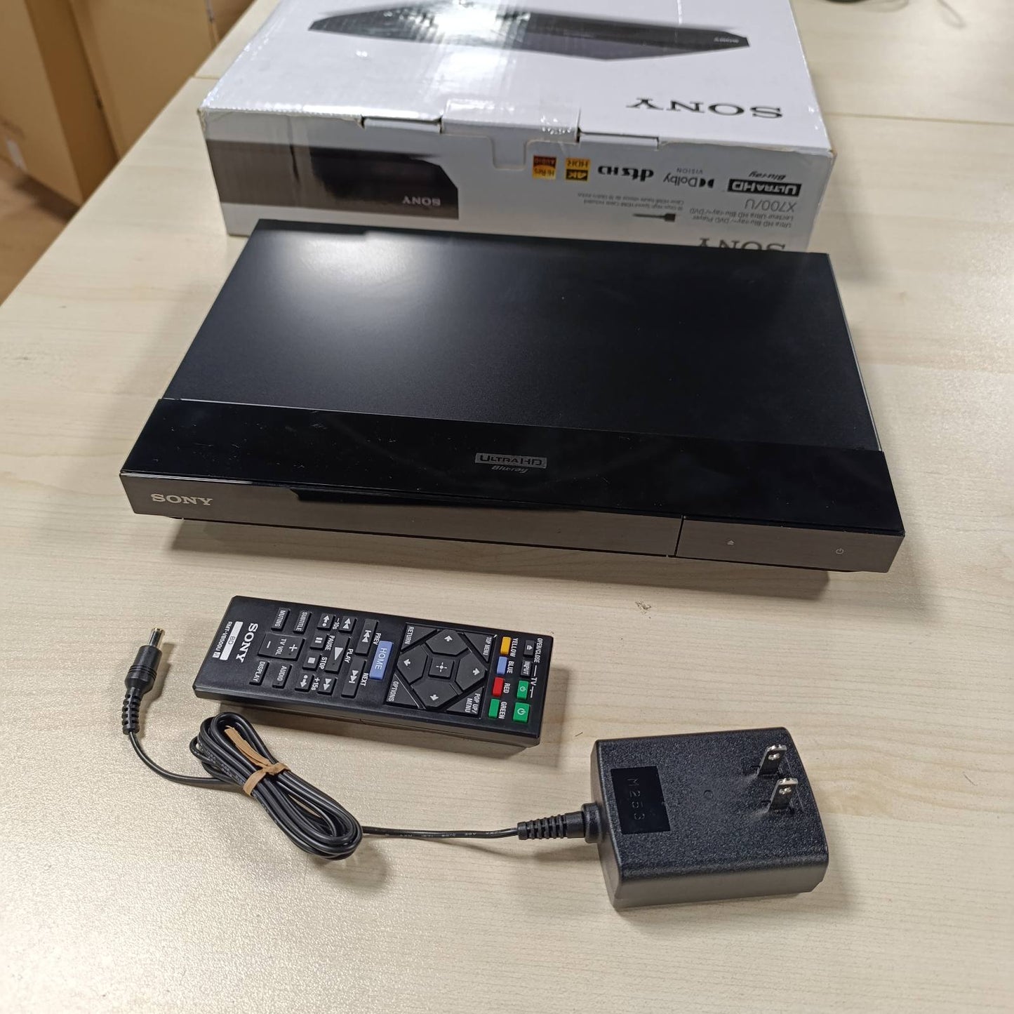 266013 - SONY LEXUES DVD BLU-RAY UBP-X700U 4K Ultra HD, përmirësim 4K, HDR10, Dolby Digital TrueHD/DTS, Dolby Vision, me kabllo HDMI të përfshirë