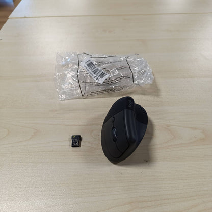 266163 - LOGITECH Lift Vertikal Ergonomik - Maus Pa Tel, Marrës Bluetooth ose Logi Bolt USB, Klikime të Qeta, 4 Butona, I pajtueshëm me Windows/macOS/iPadOS, Laptop, PC - Gri