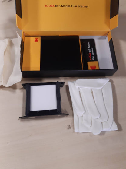 266250 - KODAK Skaner Filmi Mobil 6x6, Konvertoni dhe Ruani Slide dhe Negativa 6x6 [Formatet e Filmit 120 dhe 220] në Smartphone-in Tuaj, Kuti Skaneri Kartoni Miqësore ndaj Mjedisit