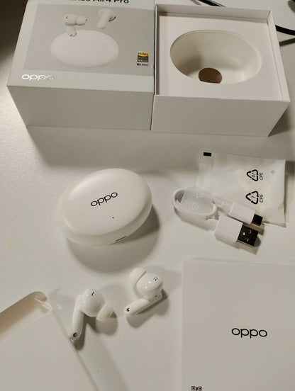 266293 - OPPO Enco Air4 Pro Kufje True Wireless, Jetëgjatësi Baterie 44 orë, Drajverë Titanium 12.4 mm, Bluetooth 5.4, Kontrolle me Prekje, Anulim Zhurme AI, Android dhe iOS, IP55, Të Bardha