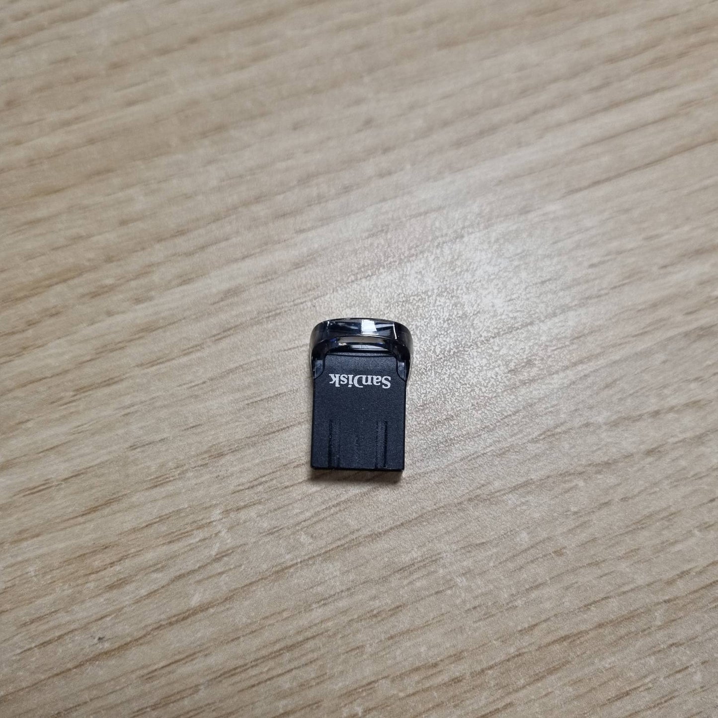 266357 - SANDISK Njësi flash Ultra Fit 512GB (njësi flash USB 3.2, ideale për laptopë dhe konsola, shpejtësi deri në 400MB/s, softuer për rikuperimin e të dhënave RescuePRO Deluxe) e zezë
