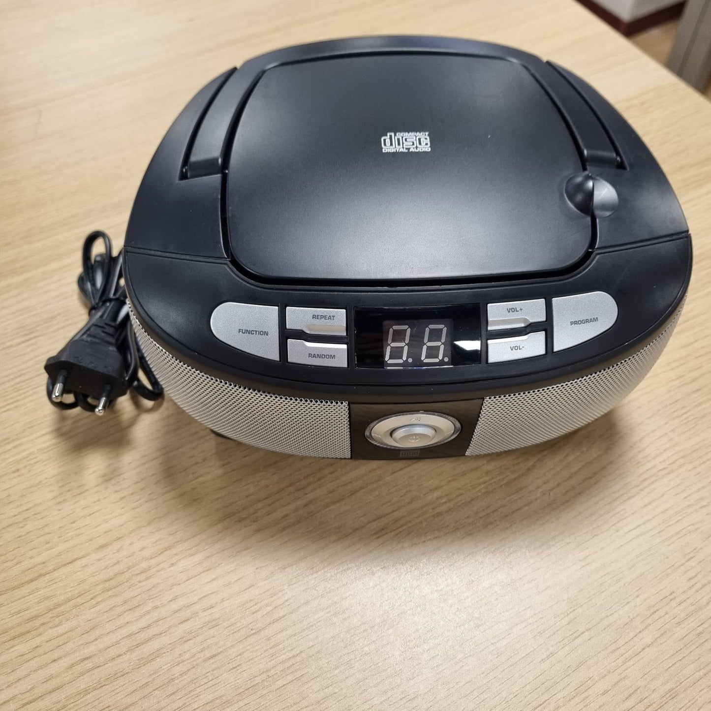 266405 - Boombox Dual 74575 P 49-1 me CD player - Radio FM, Ekran LED, Funksionim me rrjet elektrik ose bateri, E Zi