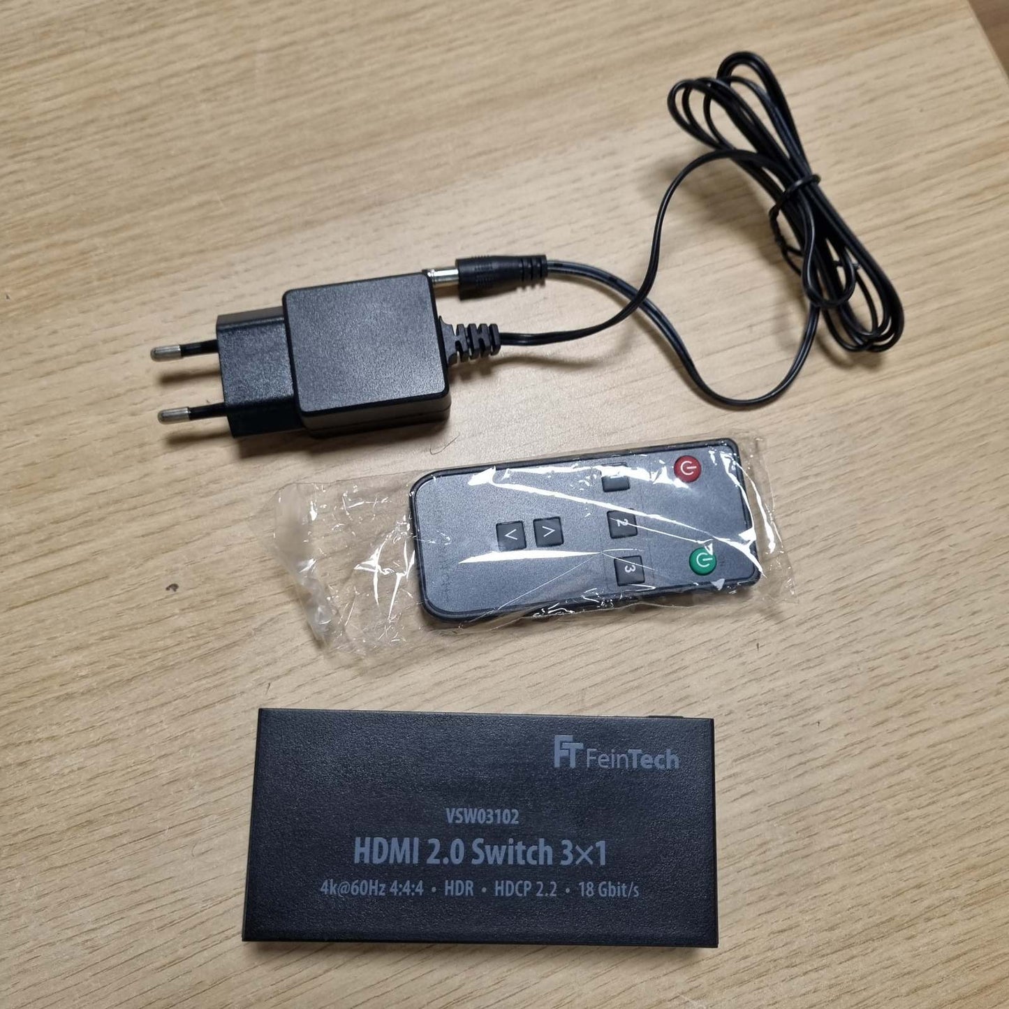 266507 - FEINTECH Ndërrues HDMI VSW03102 3 në 1, Dalje 4K 60Hz, Ndërrim Automatik