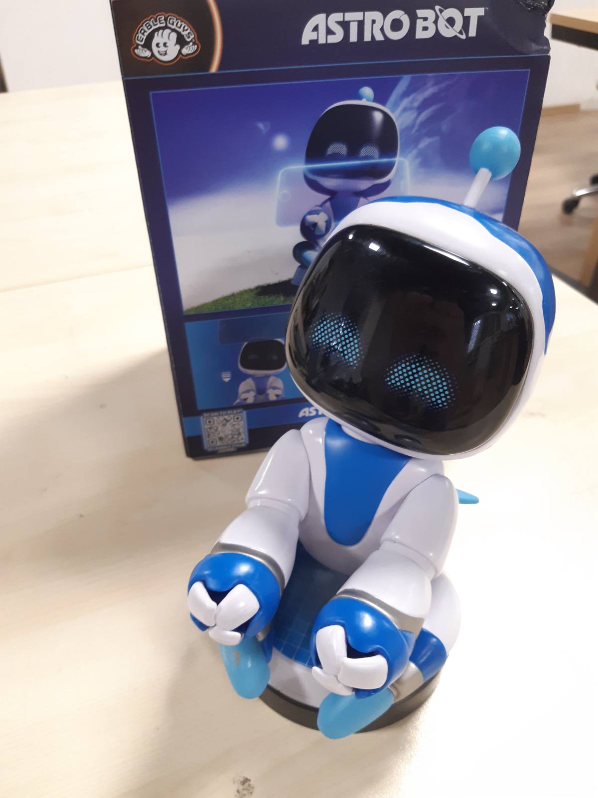266522 - SONY Mbajtëse dhe mbështetëse telefoni për kontrolluesin Astro Bot Cableguys, Aksesorë lojërash për Xbox, PlayStation dhe shumicën e kontrolluesve standardë