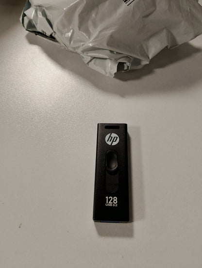 266562 - HP Njësi flash x911w 128GB USB SSD 3.2, Shpejtësi leximi 500MB/s, Shpejtësi shkrimi 450MB/s, Dizajn me shtytje dhe tërheqje.