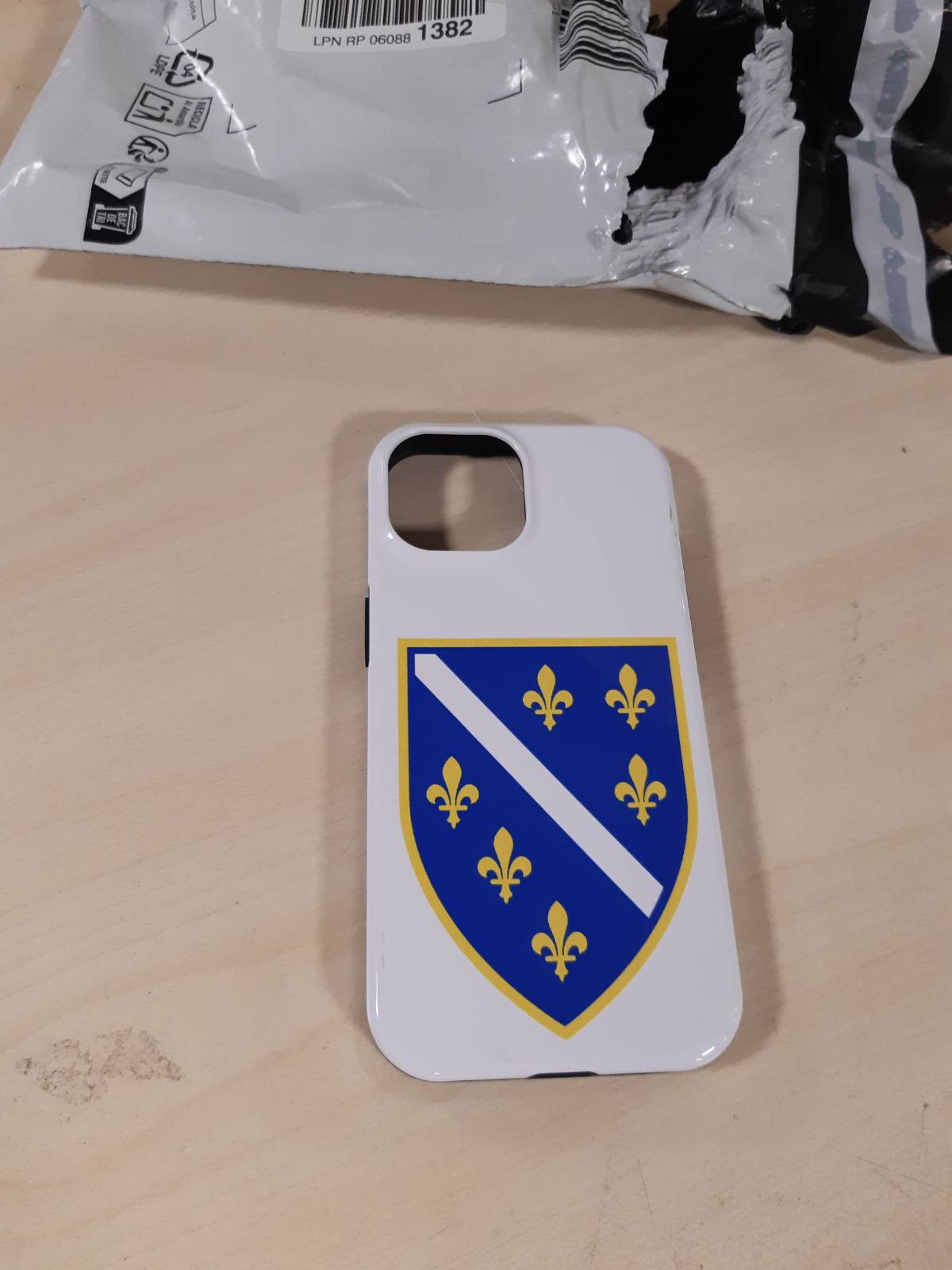 266711 - Flamuri i Bosnjës dhe Hercegovinës (1992-1998) Mbështjellës për iPhone 15