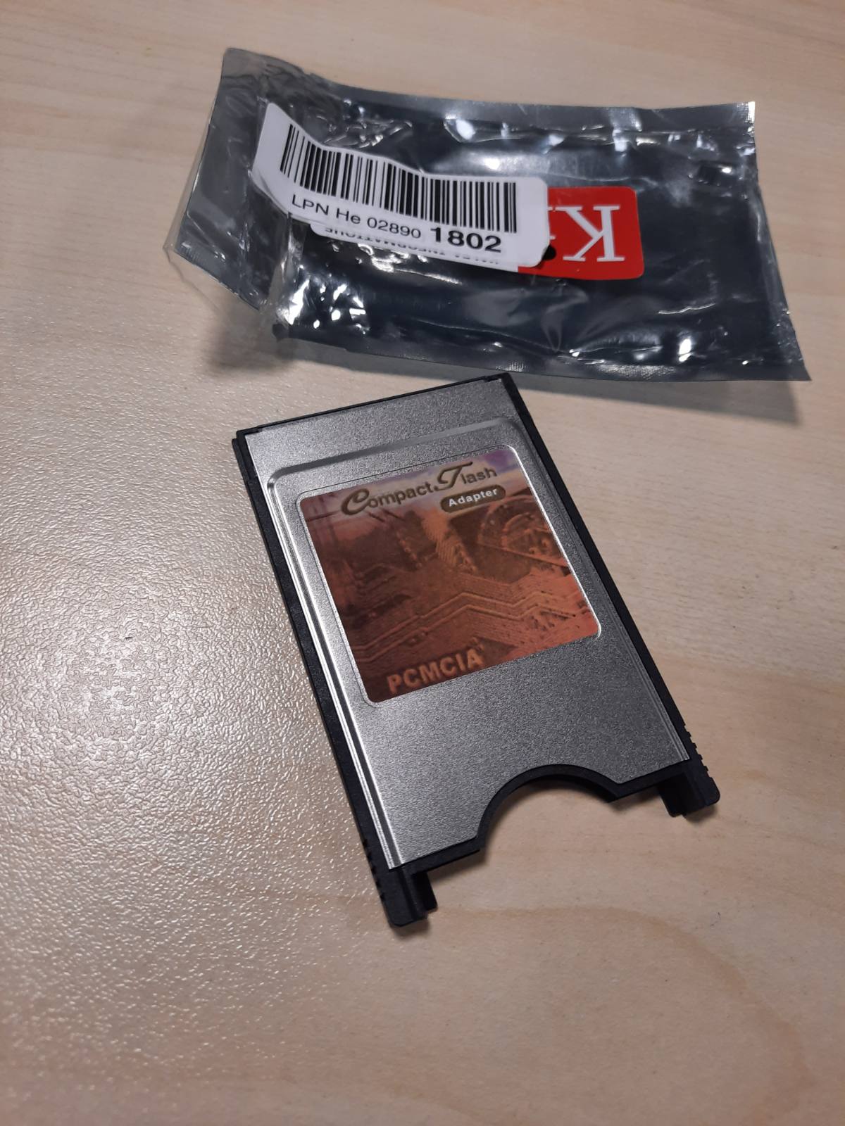 266892 - KALEA-INFORMATIQUE - Përshtatës nga Flash COMPACT (CF) në PCMCIA CARDBUS